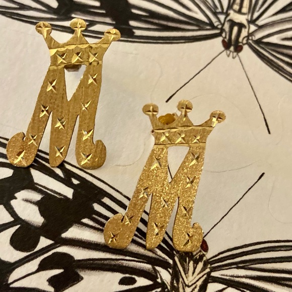 10K Solid Yellow Gold Crown Initial Letter Stud Earrings - "M" - Picture 3 of 11
